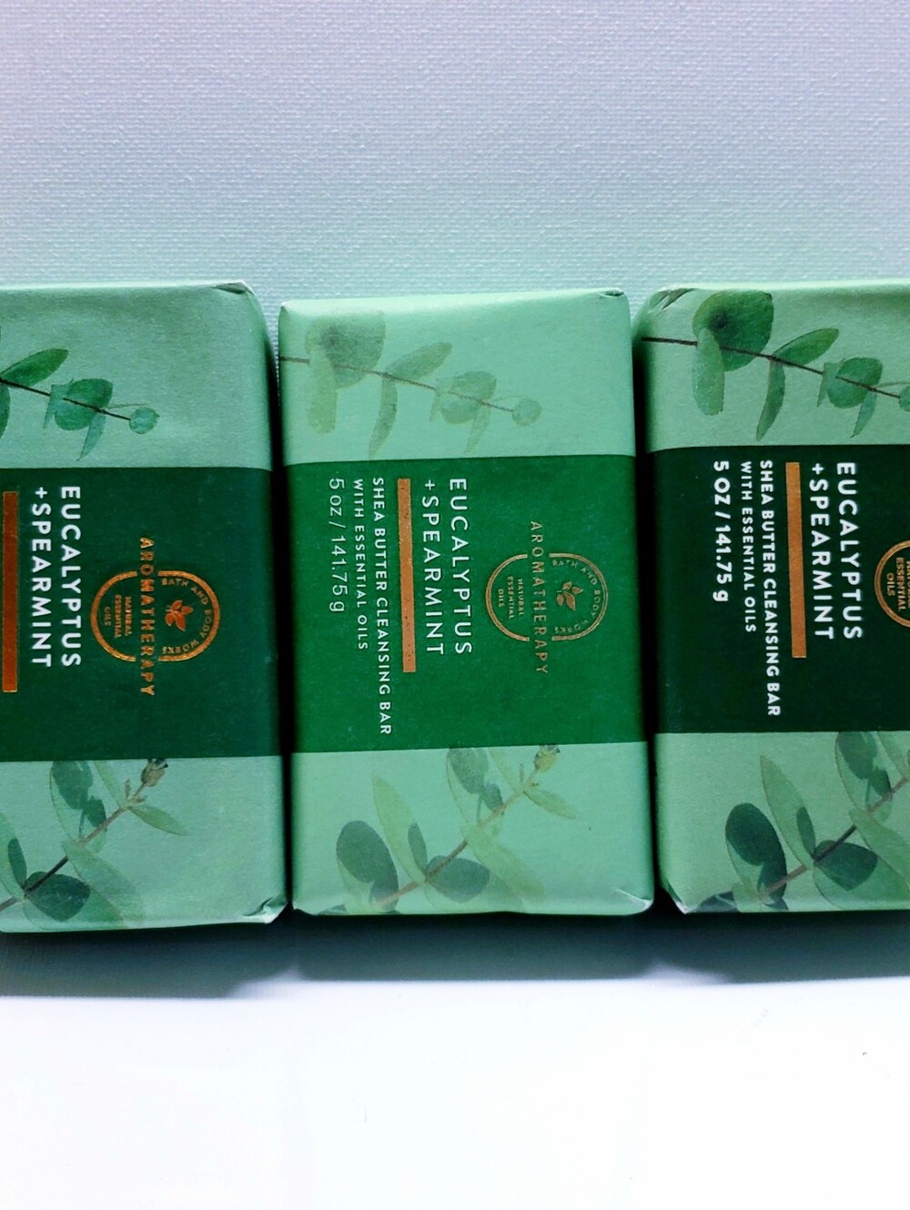 Bath & Body Works EUCALYPTUS SPEARMINT Shea Butter Cleansing Bar, 5 oz (3 Pcs) - Picture 4 of 7